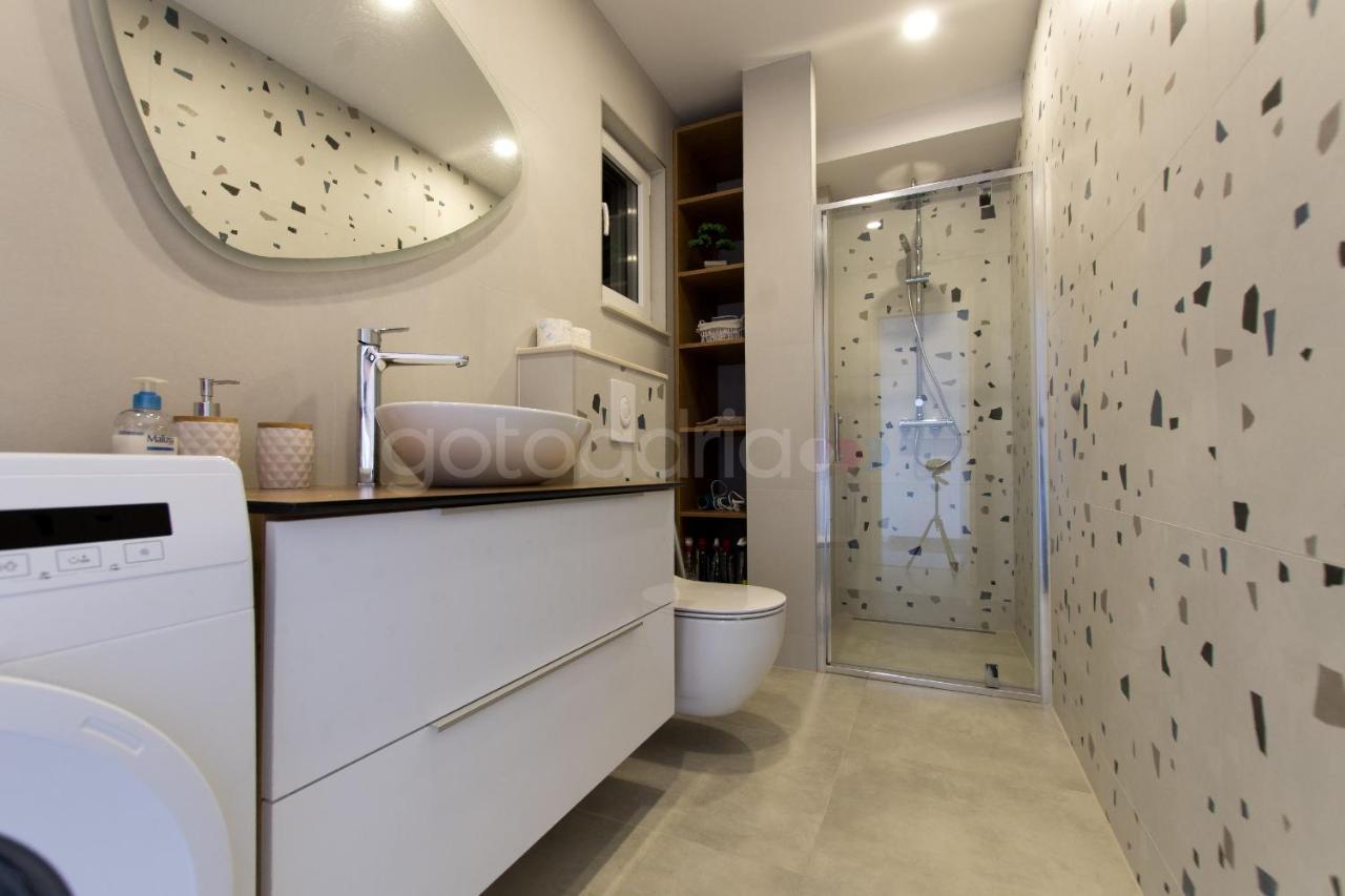 Seashell - Luxury Seaview Apartments Макарска Экстерьер фото